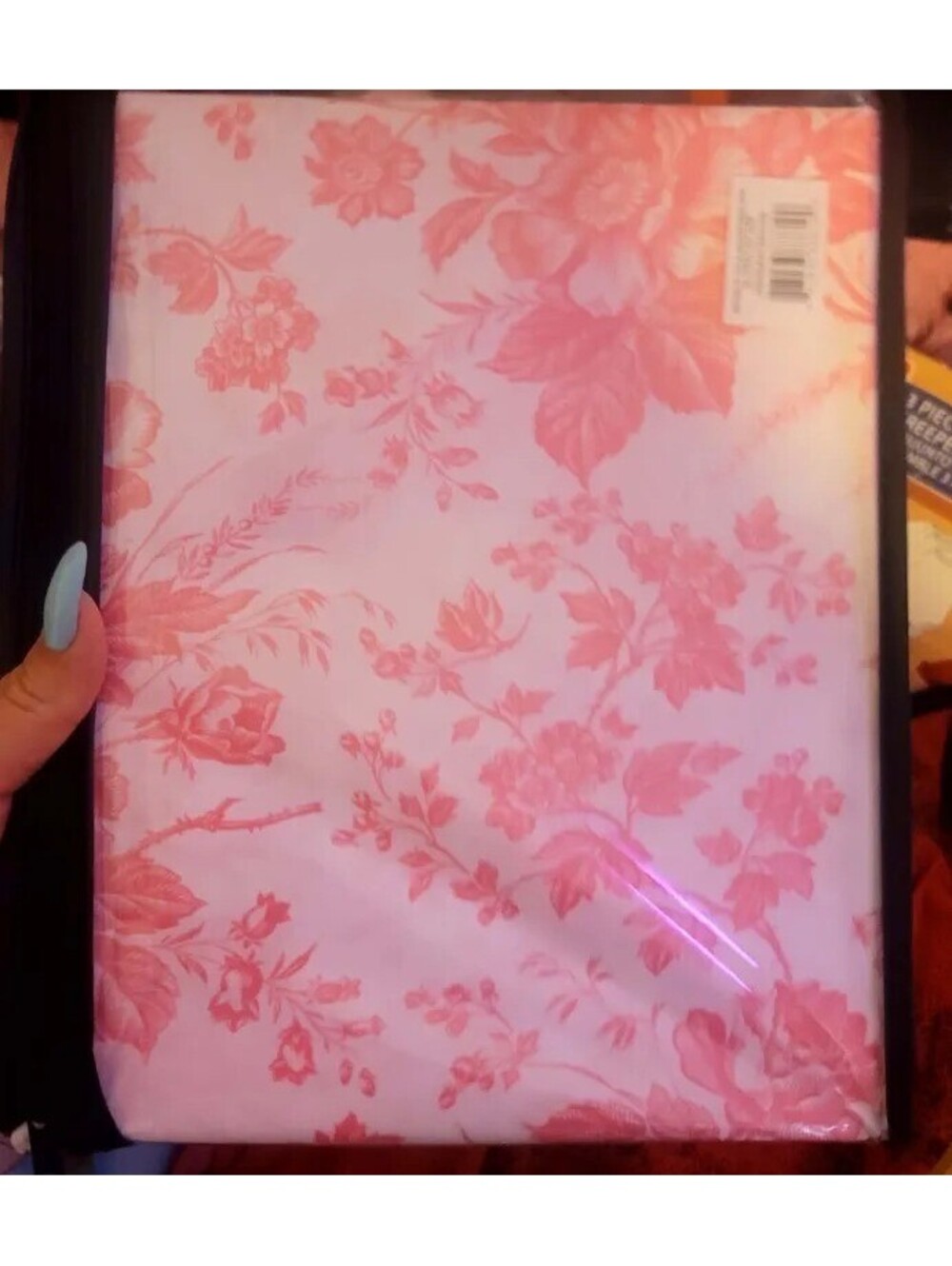 BETSEY JOHNSON HOT PINK FLOWERS FLAT SHEET ONLY - 1 PIECE - QUEEN - MICROFIBER